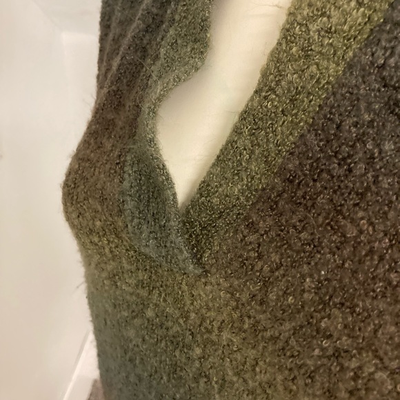 Gloria Vanderbilt ombré fall v neck soft sweater - Picture 10 of 13